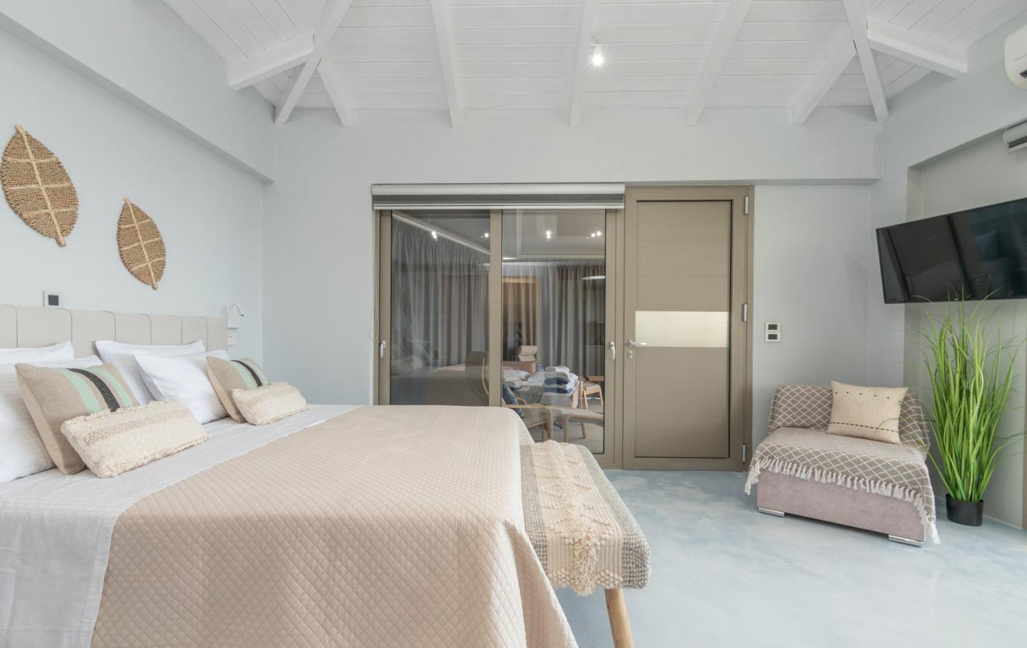 Cavo- With Private Sea Access